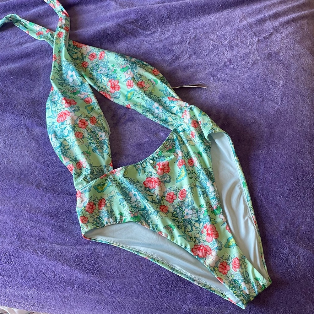 NWT Victoria’s Secret Green Butterfly Twist Front One-Piece Swimsuit